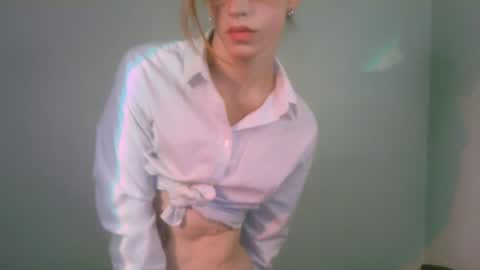 Yolanda online show from December 3, 3:55 pm