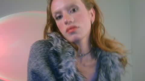 Yolanda online show from December 11, 7:03 pm