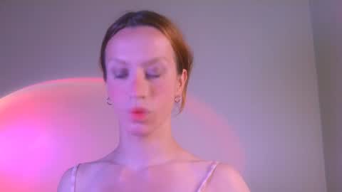 Yolanda online show from December 15, 4:37 pm