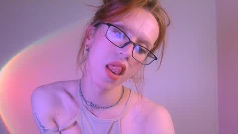 Yolanda online show from December 19, 7:29 pm