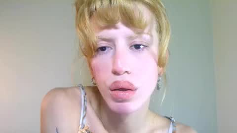 Yolanda online show from September 26, 5:39 pm