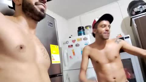 thehousedog online show from February 3, 4:57 am