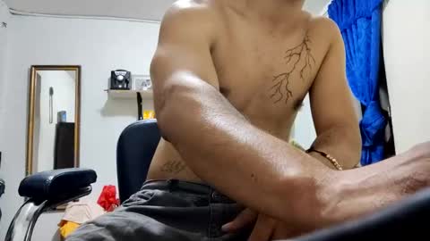 thehousedog online show from February 5, 3:45 am