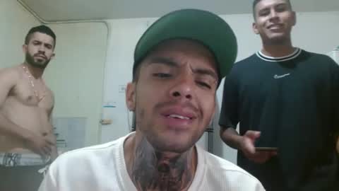 thehousedog online show from February 26, 8:54 pm