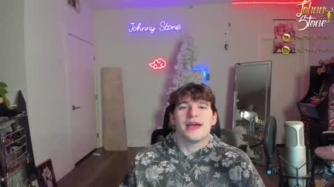 Snapshot of thejohnnystone chatting on December 18, 1:26 am Johnny Stone online show from December 18, 1:26 am