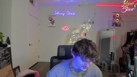 Snapshot of thejohnnystone chatting on December 31, 12:43 am Johnny Stone online show from December 31, 12:43 am