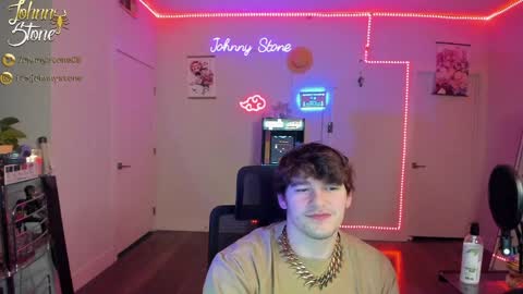 Snapshot of thejohnnystone chatting on February 5, 1:15 am Johnny Stone online show from February 5, 1:15 am