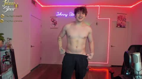 Snapshot of thejohnnystone chatting on February 8, 1:11 am Johnny Stone online show from February 8, 1:11 am