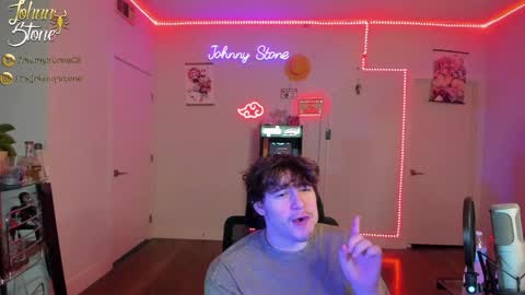 Snapshot of thejohnnystone chatting on February 9, 1:11 am Johnny Stone online show from February 9, 1:11 am