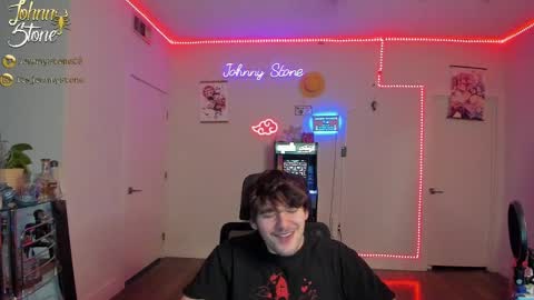 Snapshot of thejohnnystone chatting on February 12, 1:09 am Johnny Stone online show from February 12, 1:09 am