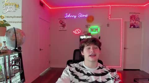 Snapshot of thejohnnystone chatting on March 12, 11:22 pm Johnny Stone online show from March 12, 11:22 pm