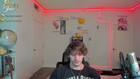 Snapshot of thejohnnystone chatting on September 19, 12:23 am Johnny Stone online show from September 19, 12:23 am