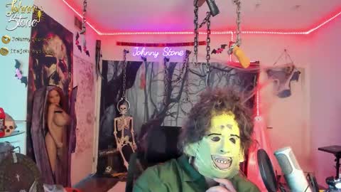 Snapshot of thejohnnystone chatting on October 19, 12:11 am Johnny Stone online show from October 19, 12:11 am