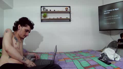 theking11220 online show from September 28, 10:37 pm