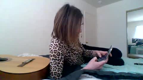 lovecreep online show from February 10, 6:35 pm