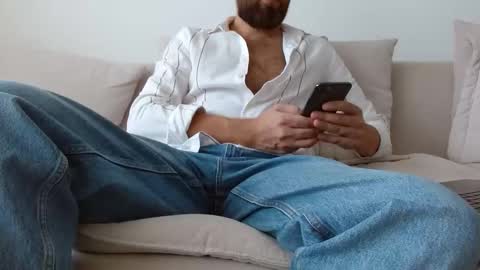 TheMonarchGoat online show from September 13, 9:31 am