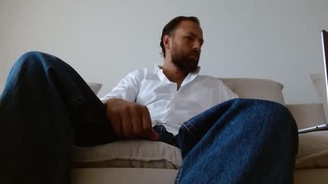 TheMonarchGoat online show from November 18, 10:31 am