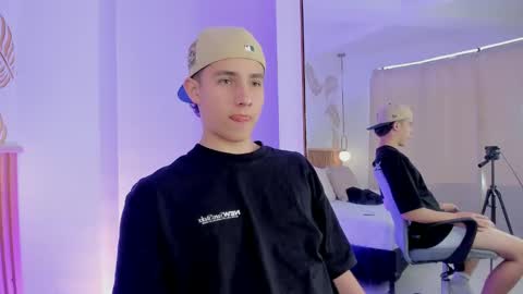  THEO- MATEO  online show from December 15, 4:37 pm