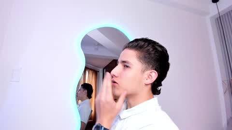  THEO- MATEO  online show from January 3, 2:08 pm