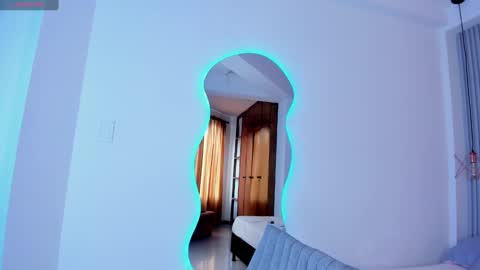  THEO- MATEO  online show from January 4, 8:48 pm