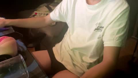 theothede19cm online show from October 25, 7:41 pm