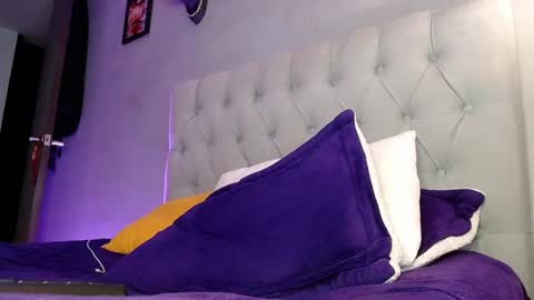 therealsoleil online show from December 25, 7:03 am