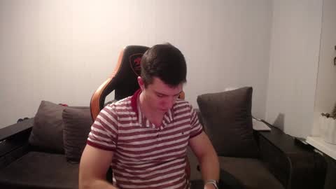 Nick   online show from December 19, 8:02 pm