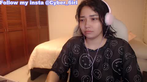 Mai online show from November 2, 1:19 am