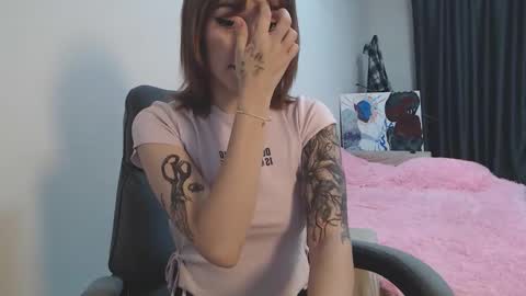 theysaidimcute online show from October 6, 1:58 am