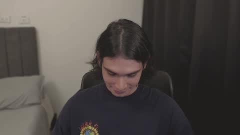 thiaan__ online show from December 4, 2:42 am