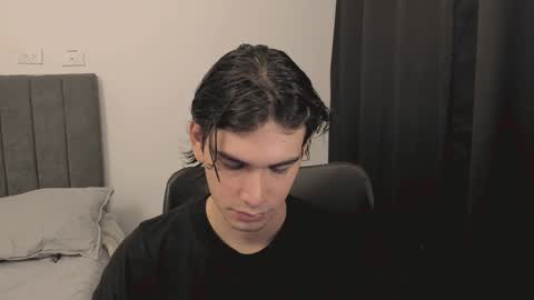 thiaan__ online show from December 17, 2:23 am