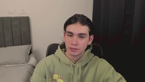 thiaan__ online show from December 23, 11:17 pm