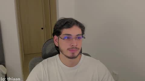 thiaan__ online show from September 19, 2:24 am