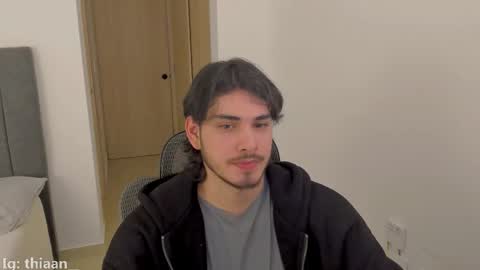 thiaan__ online show from October 19, 1:06 am