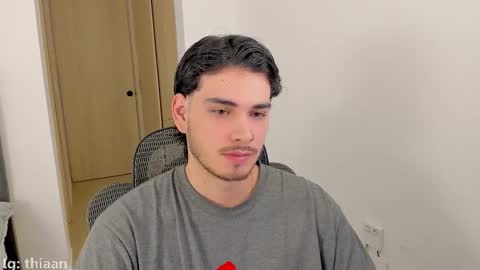 thiaan__ online show from October 28, 11:18 pm