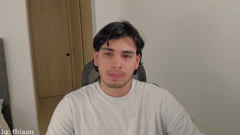 thiaan__ online show from December 5, 2:42 am