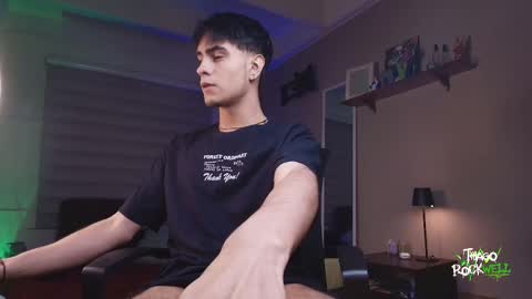 Snapshot of thiago_rockwell chatting on February 23, 11:58 pm Thiago online show from February 23, 11:58 pm