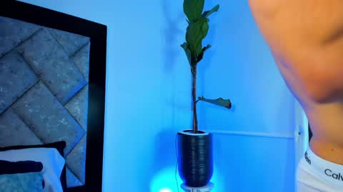 Snapshot of thiagoferrari1 chatting on December 29, 4:27 am thiago online show from December 29, 4:27 am