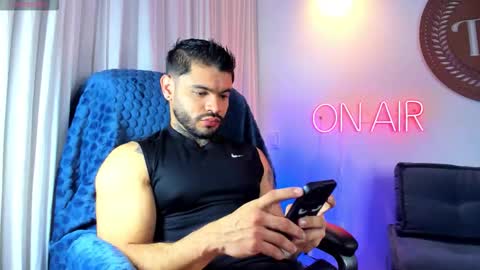 Snapshot of thiagoferrari1 chatting on November 15, 2:53 am thiago online show from November 15, 2:53 am