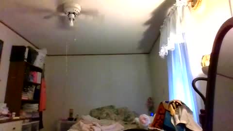 Snapshot of thickassazn93 chatting on November 3, 6:09 pm thickassazn93 online show from November 3, 6:09 pm