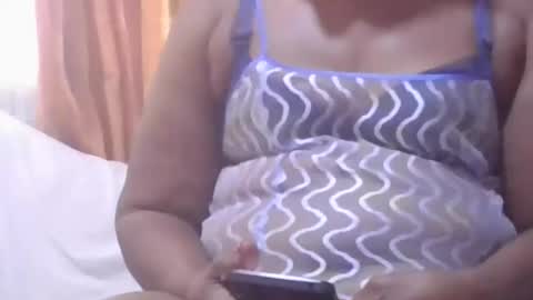 Snapshot of thickbotty_ebony chatting on September 14, 11:42 am thickbotty_ebony online show from September 14, 11:42 am