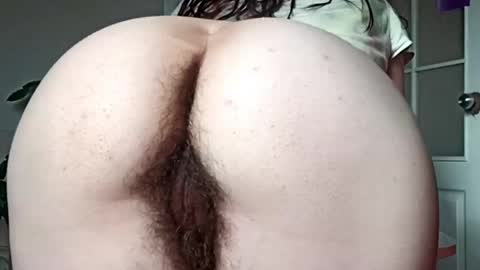 Snapshot of thickforest chatting on January 29, 9:23 am MilkyChoco online show from January 29, 9:23 am