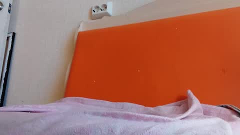 Snapshot of thickforest chatting on February 26, 5:31 am MilkyChoco online show from February 26, 5:31 am