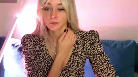 thief_of_hearts_ online show from September 17, 11:23 am