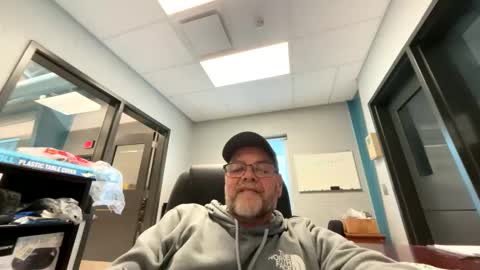 Snapshot of thisguy374 chatting on December 18, 6:03 pm thisguy374 online show from December 18, 6:03 pm