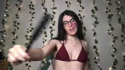 thistlefernsby online show from October 16, 3:51 am