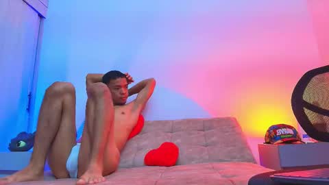 Snapshot of thomas_elg chatting on November 19, 1:16 am THOMAS JOHANN online show from November 19, 1:16 am