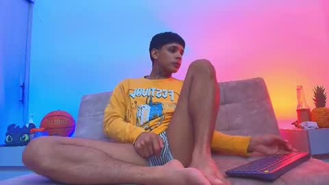 Snapshot of thomas_elg chatting on November 20, 1:50 am THOMAS JOHANN online show from November 20, 1:50 am