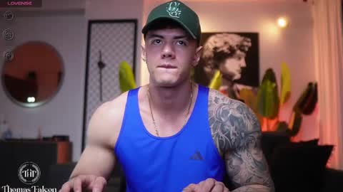 Thomas Falcon online show from February 26, 1:53 am