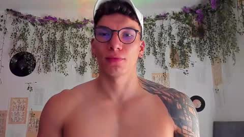 Thomas Grey online show from March 12, 10:26 am